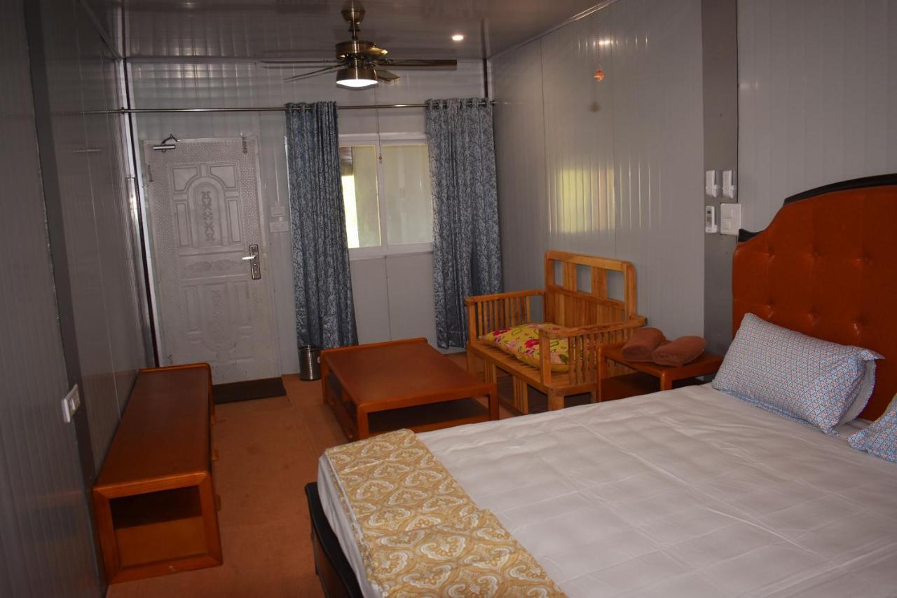 Private Rooms With International Airport View Neu-Delhi Exterior foto